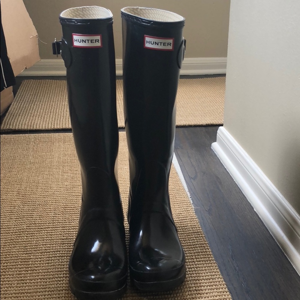 Hunter Women’s Original Tall Gloss Rain Boots
